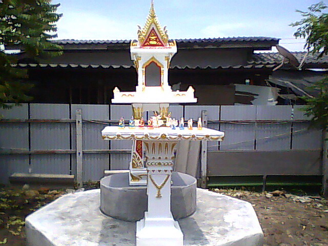 เสร็จแล้ว ศาลพร้อมฐาน